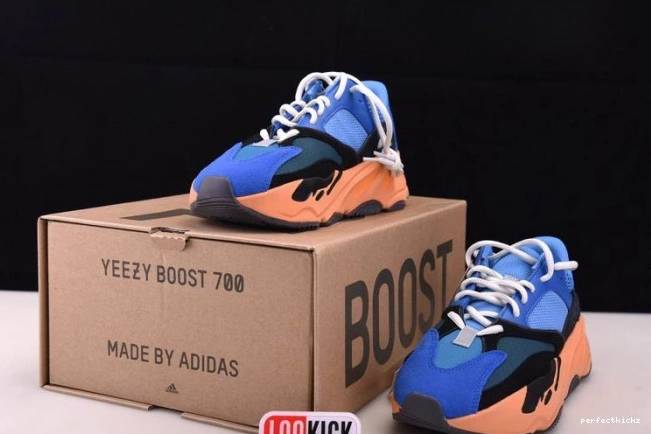 700 YEEZY ADIDAS GZ0541 0818